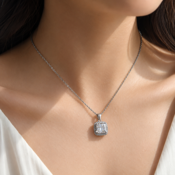 women's pendant necklace